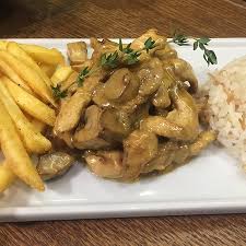 KÖRİ SOSLU TAVUK ŞİNİTZEL