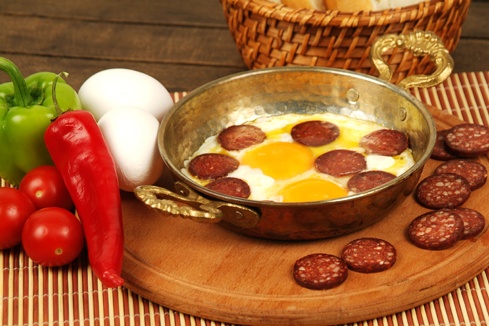 SAHANDA SUCUKLU YUMURTA